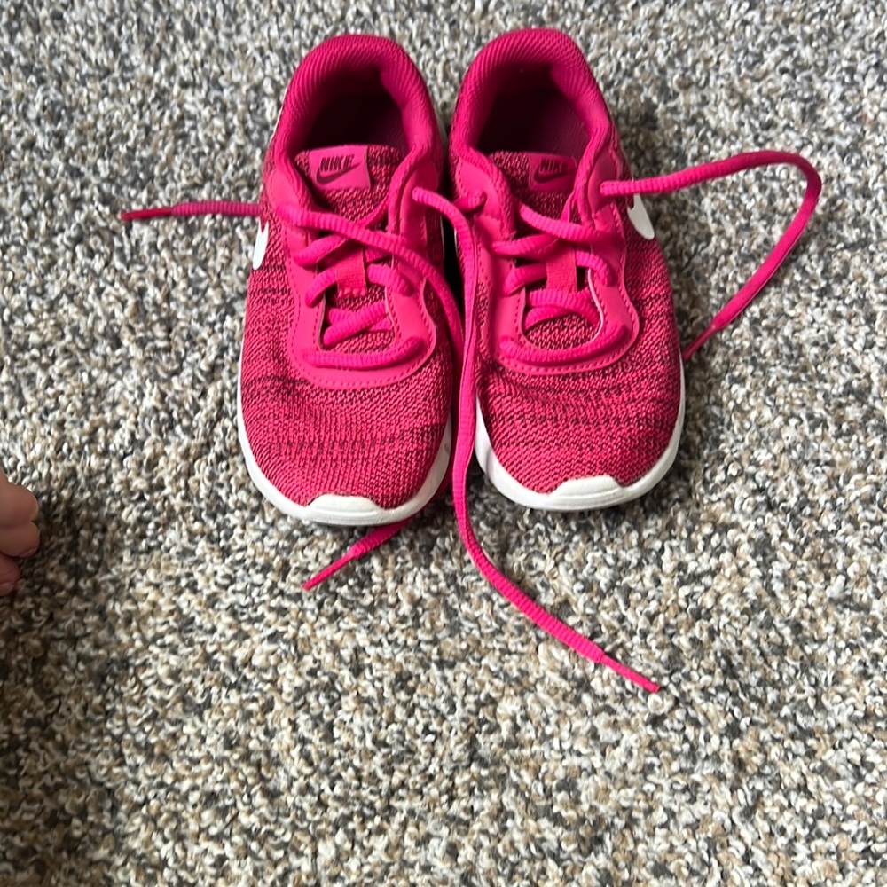 Girls Nikes size 11